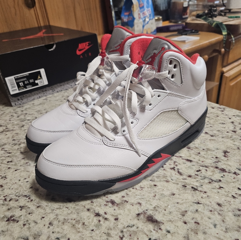 Jordan 5 Fire Red